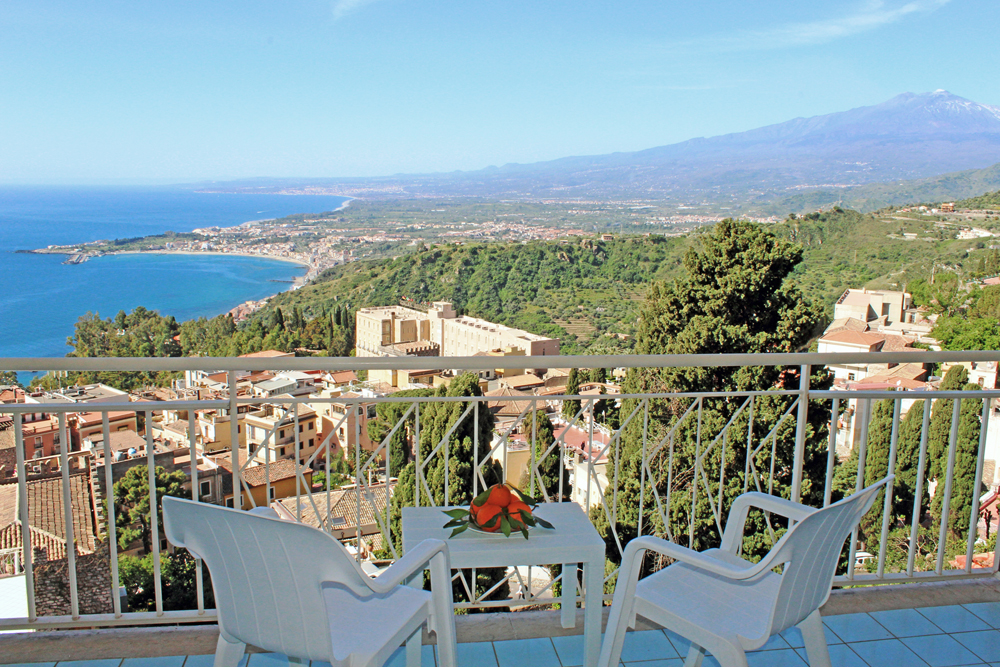 Hotel Mediterranee Taormina, Rooms with terrace and sea view 
